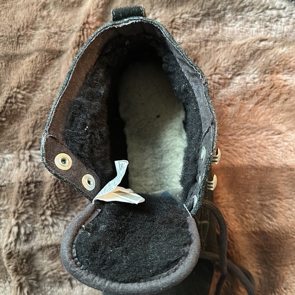 UGG Bethany Black Suede Chukka Boot Sz 7 - Picture 12 of 15